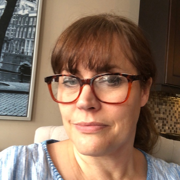 Meet your Posher, Suzanne - Picture 1 of 1